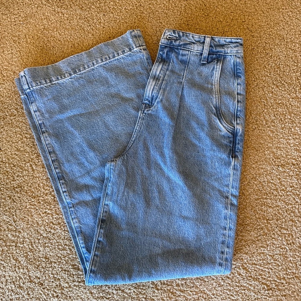 TRIARCHY long wide leg light/ medium wash jeans, size 26